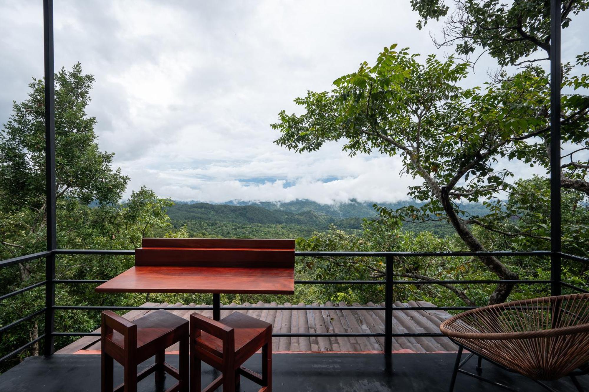 Treehouse Chalets - Luxury Getaway Within A Short Distance Of Ella Belihuloya Exterior photo